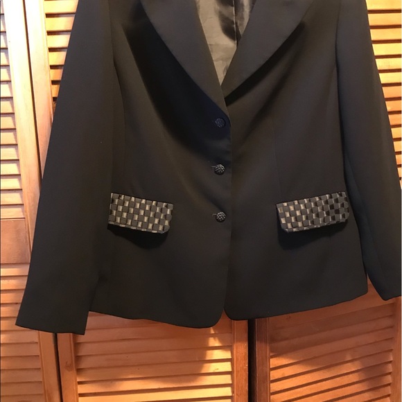 Dress Barn Black Blazer - Picture 4 of 8